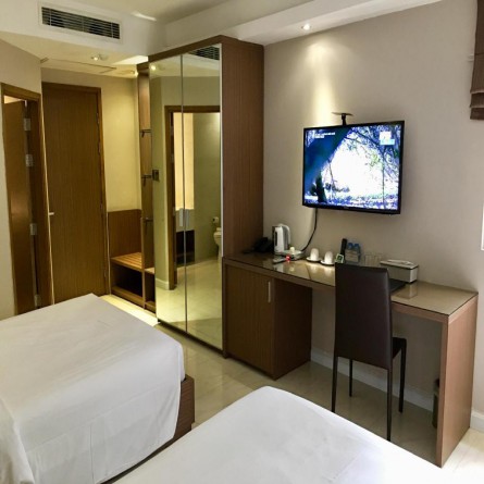 Phòng DeLuxe Có Giường Cỡ Queen - Không Có Cửa Sổ